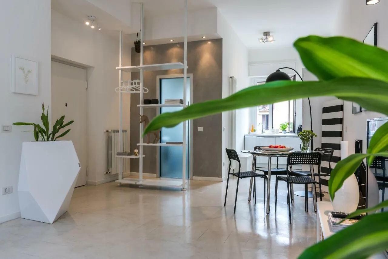 Lovely Cenisio Apartment Милан