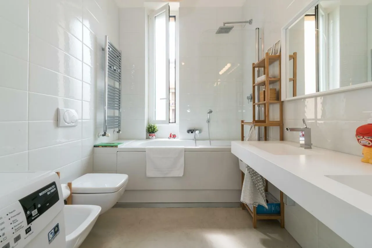 Lovely Cenisio Apartment Милан